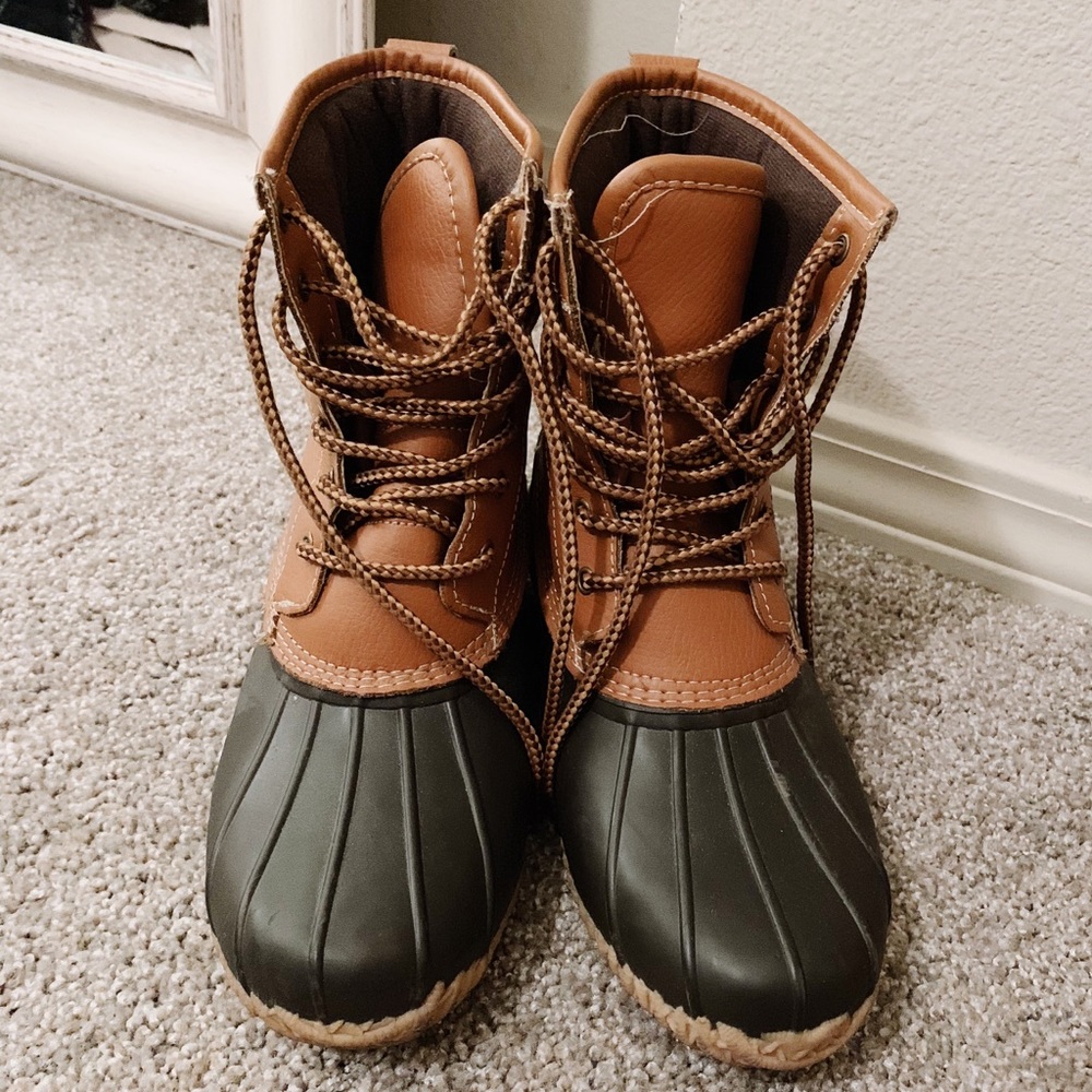 ***SOLD*** Bean Boots